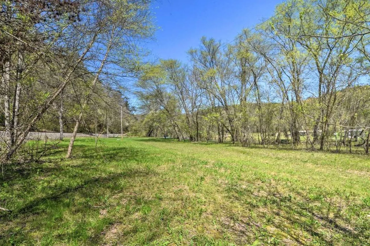 The At Camp Toccoa Holiday home *