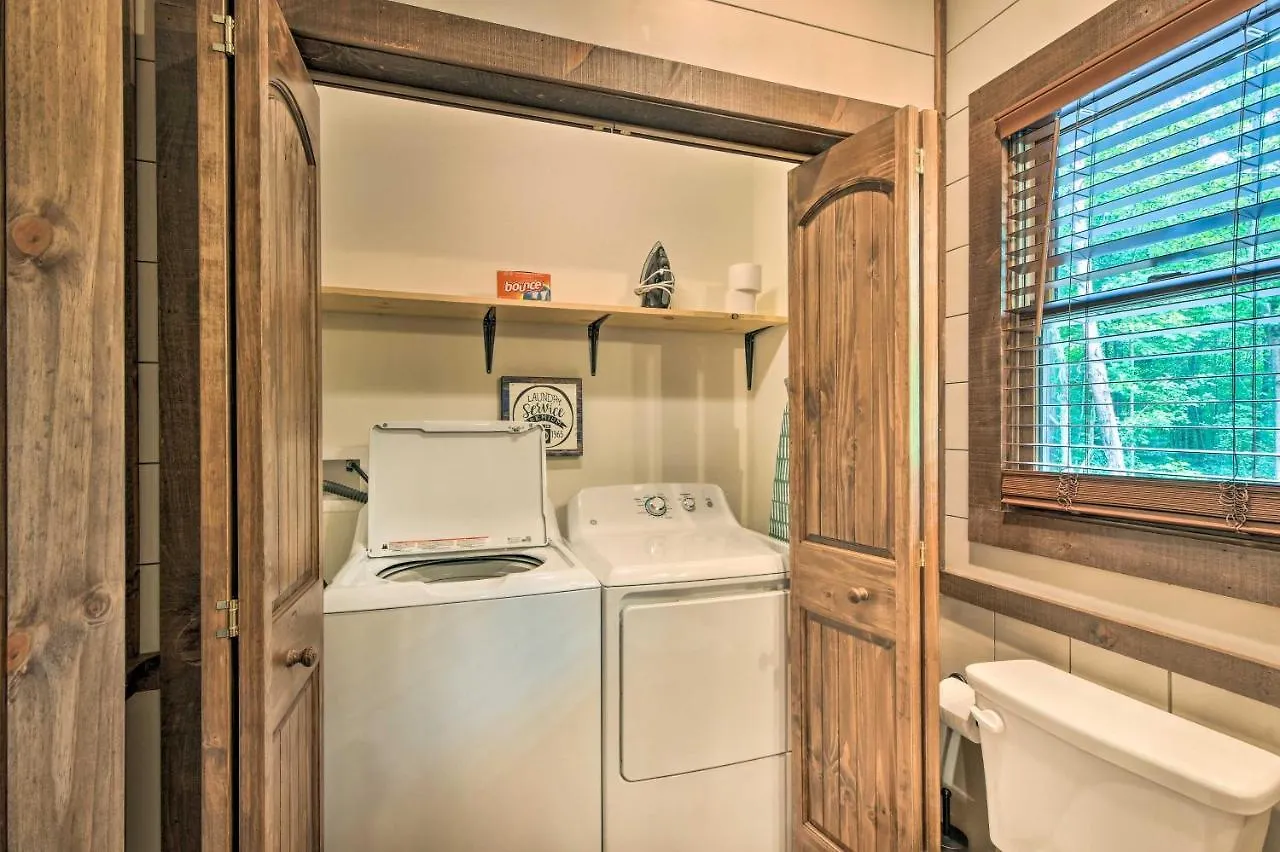 Holiday home Tranquil With Porch, 6 Mi To Lake! Blue Ridge