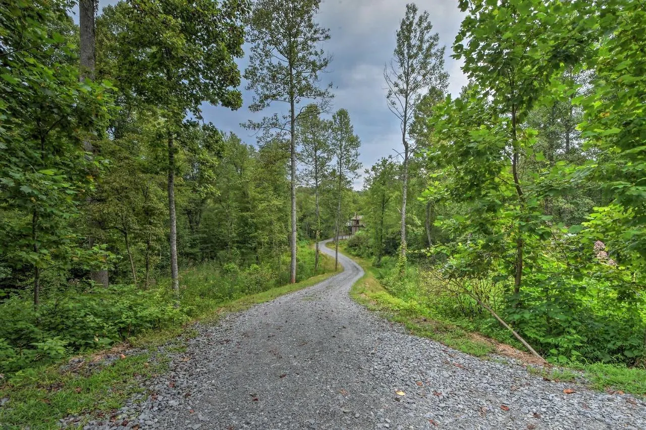 Tranquil With Porch, 6 Mi To Lake! * Blue Ridge