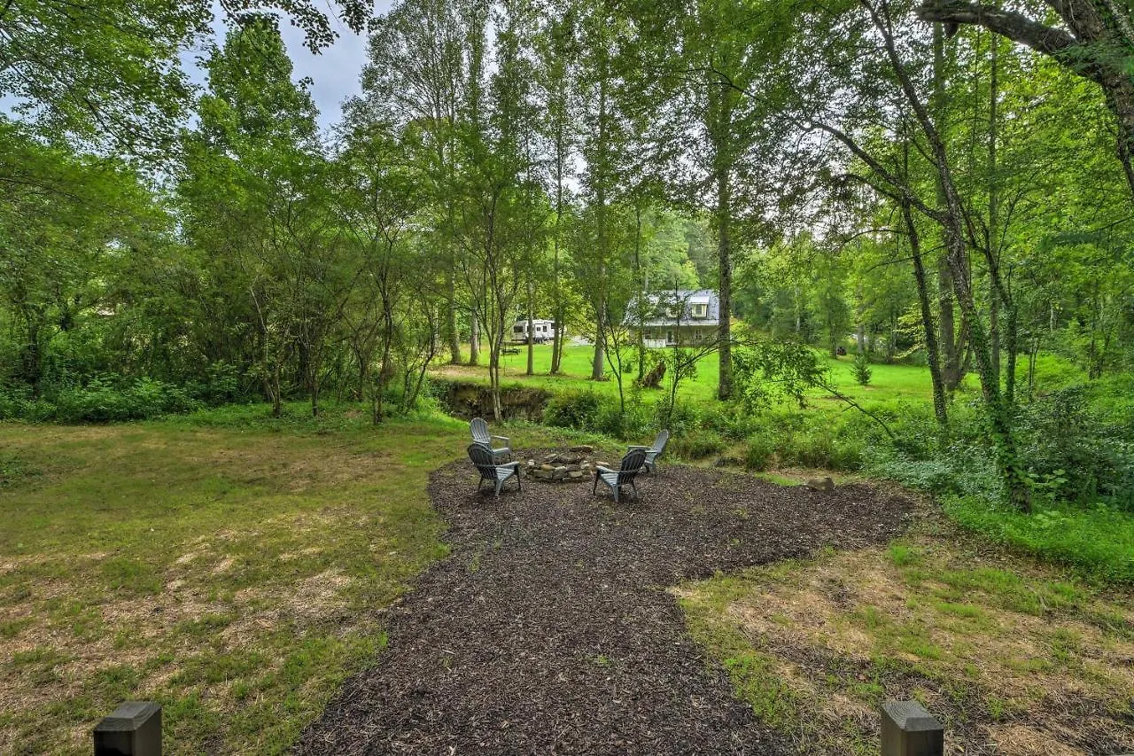 Holiday home Tranquil With Porch, 6 Mi To Lake! Blue Ridge
