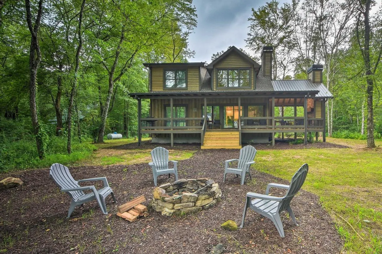 Tranquil With Porch, 6 Mi To Lake! Holiday home *
