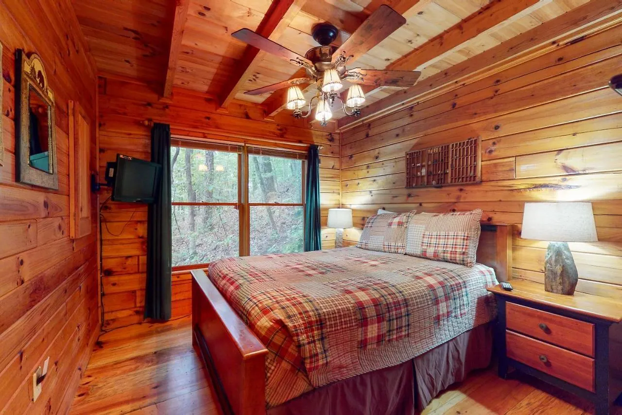 Hilltop Hideaway *