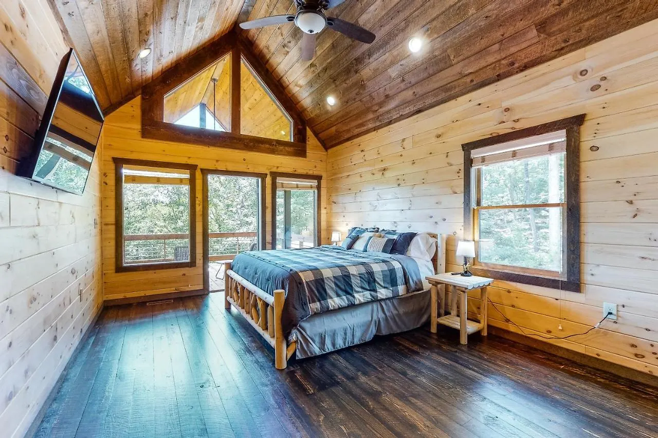 Whispering Woods Holiday home *