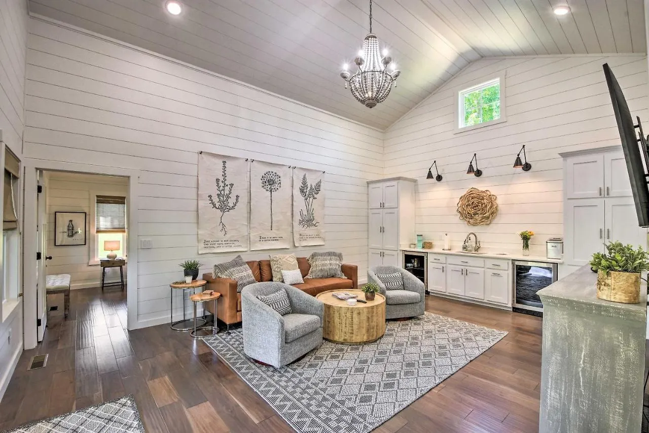 Holiday home Modern Solace In The Mountains *