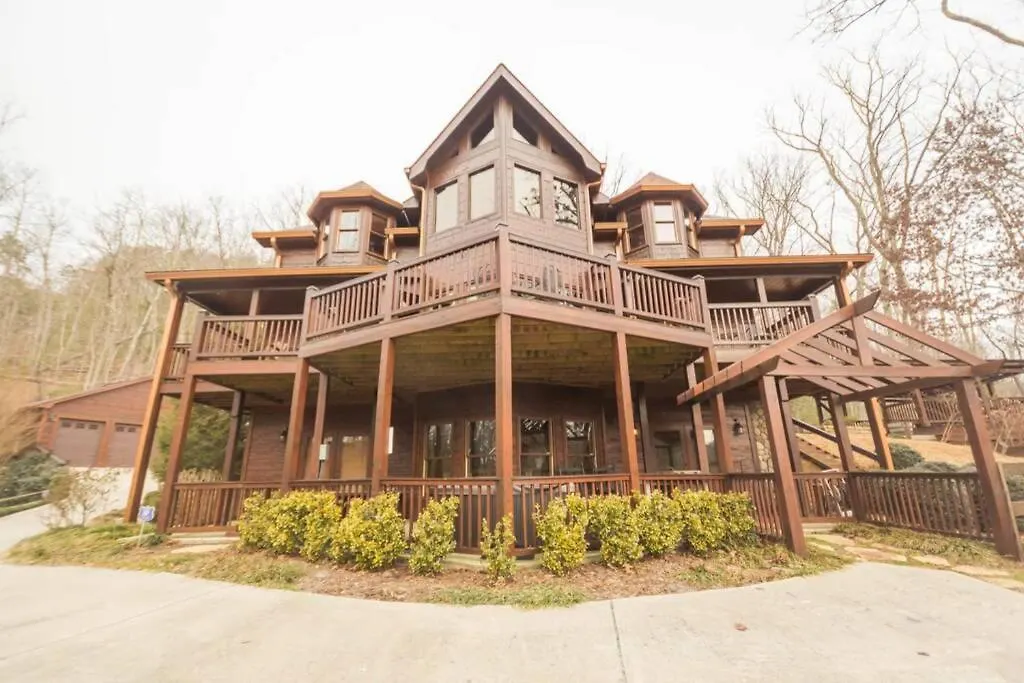 Christmas Lodge-secluded Near Downtown 別荘