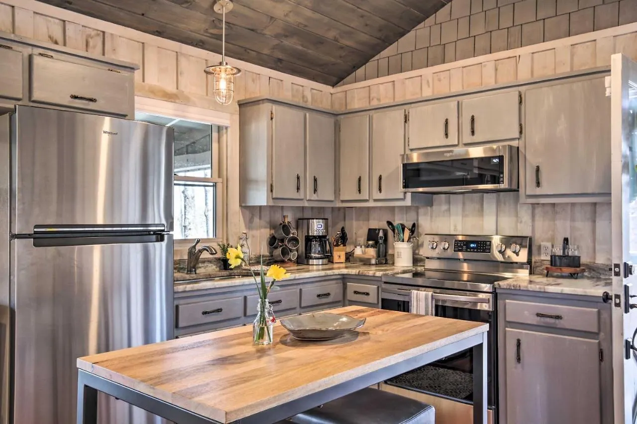 Serene Cabin Getaway With 2 Decks And Mountain Views! *