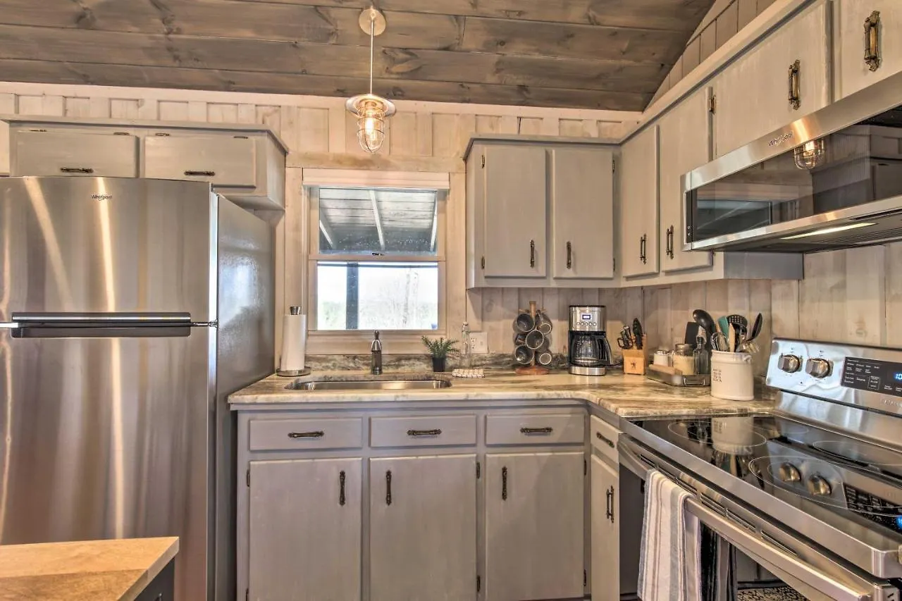 Serene Cabin Getaway With 2 Decks And Mountain Views! Holiday home *