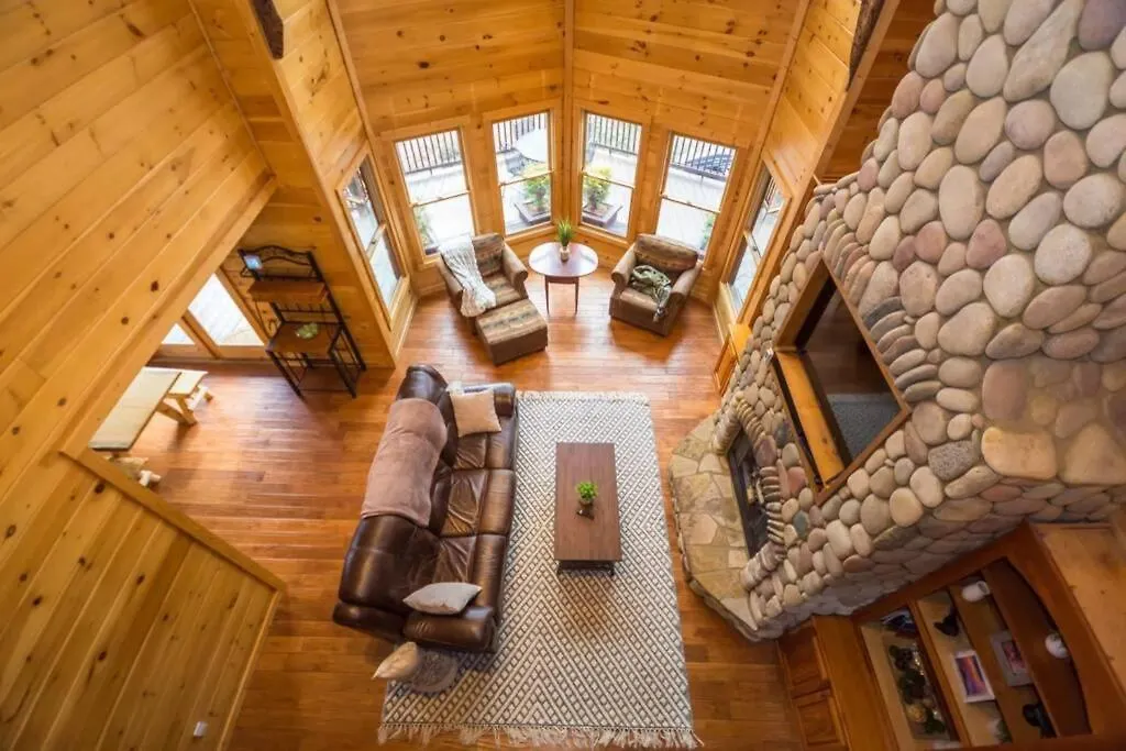 Christmas Lodge-secluded Near Downtown 別荘 ブルーリッジ山脈