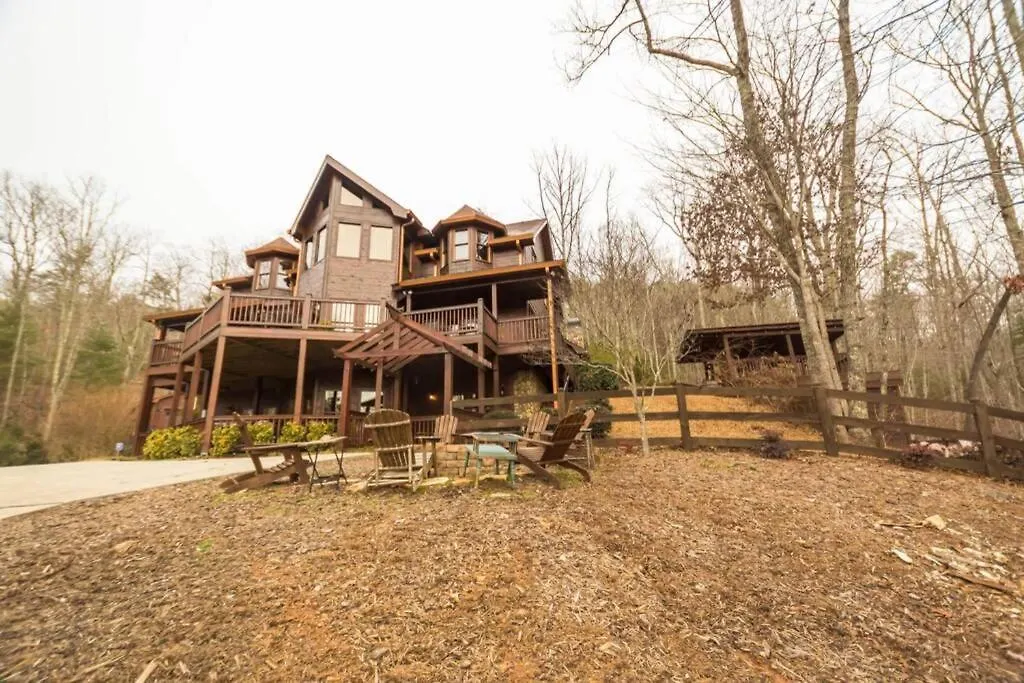 別荘 Christmas Lodge-secluded Near Downtown ブルーリッジ山脈
