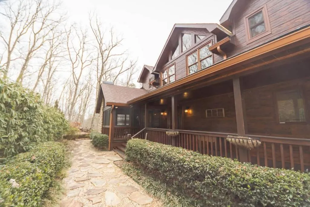 別荘 Christmas Lodge-secluded Near Downtown ブルーリッジ山脈