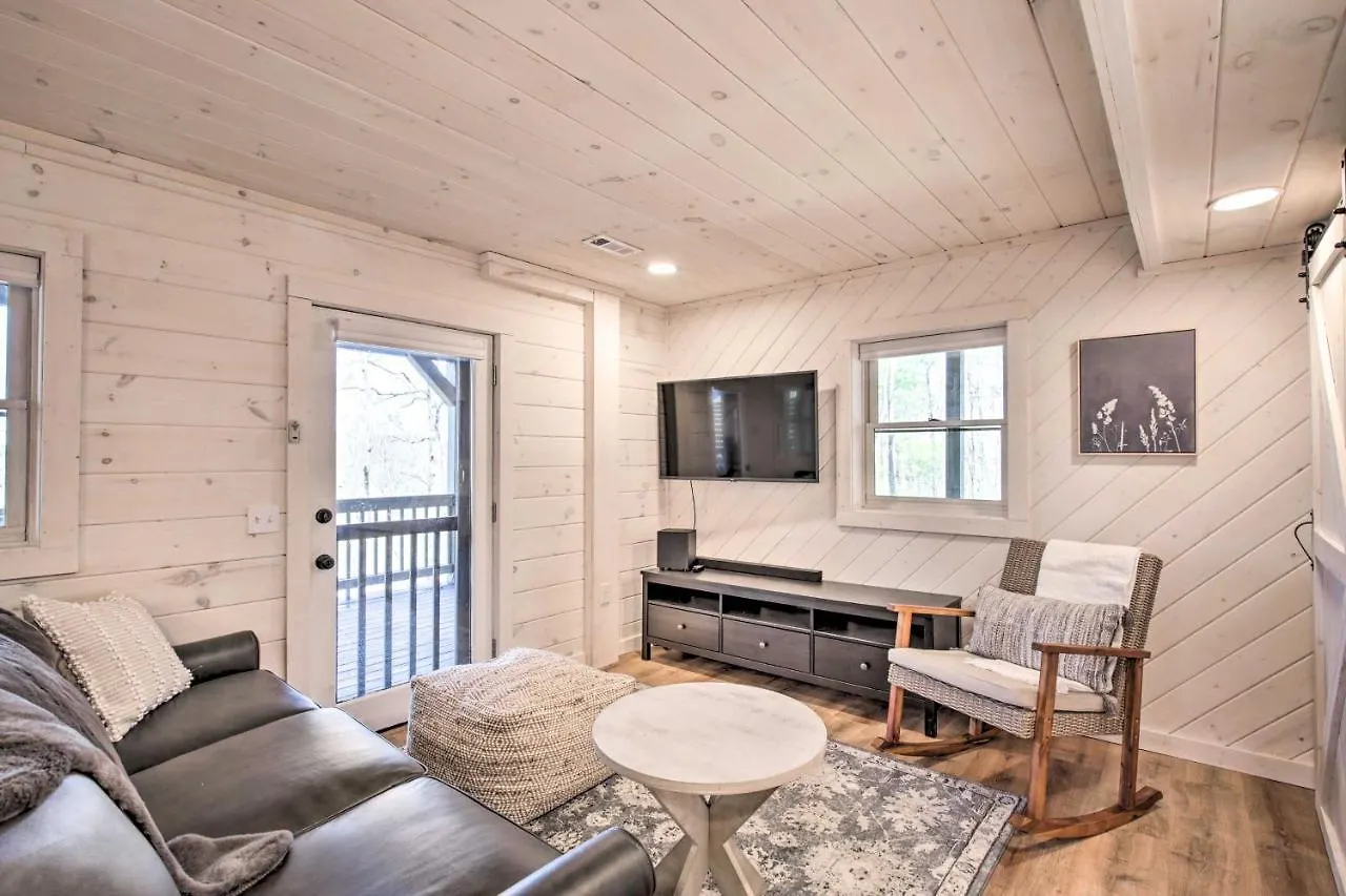 Holiday home Serene Cabin Getaway With 2 Decks And Mountain Views! Blue Ridge