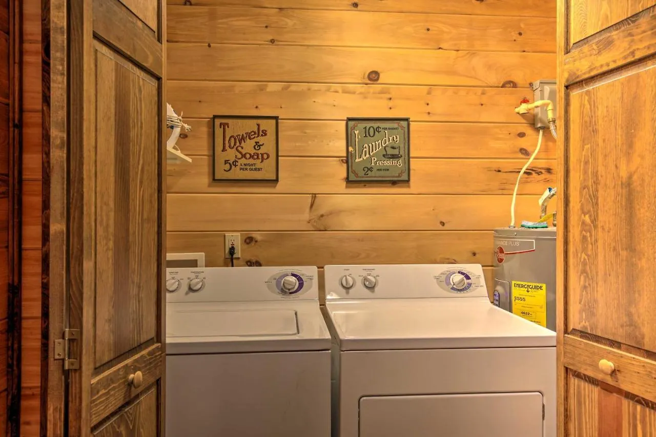 Picturesque Mountain With Hot Tub And Fire Pit! Holiday home *