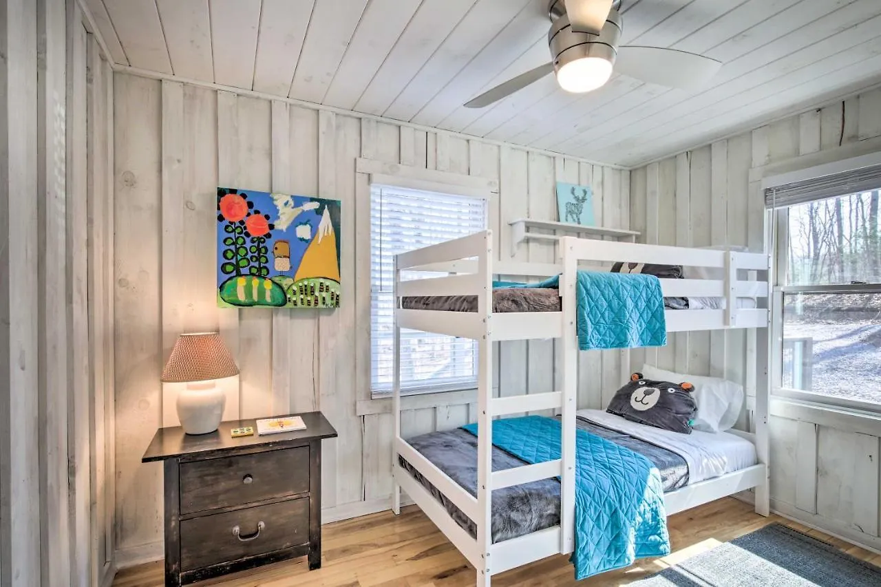 Serene Cabin Getaway With 2 Decks And Mountain Views! *