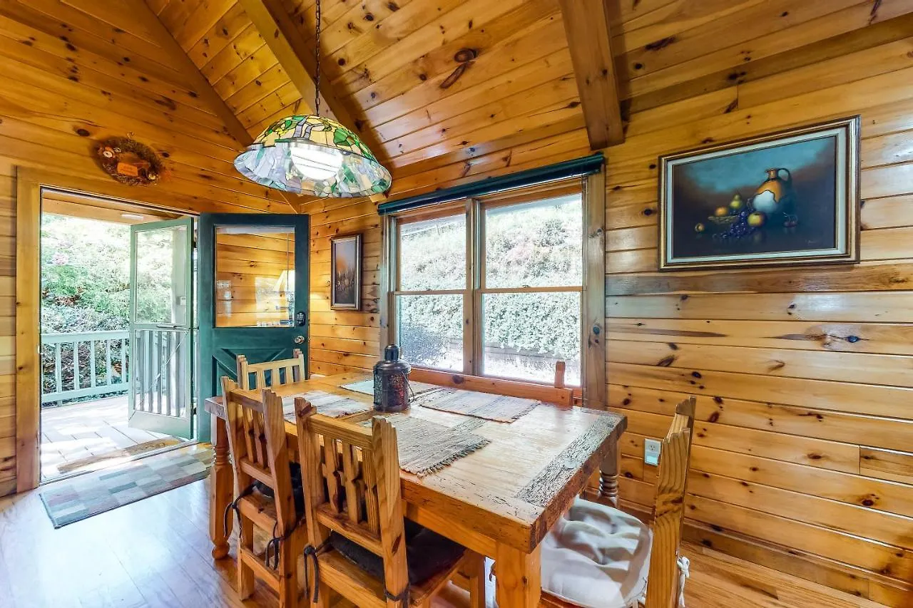 Lucilles Creekside Hideaway