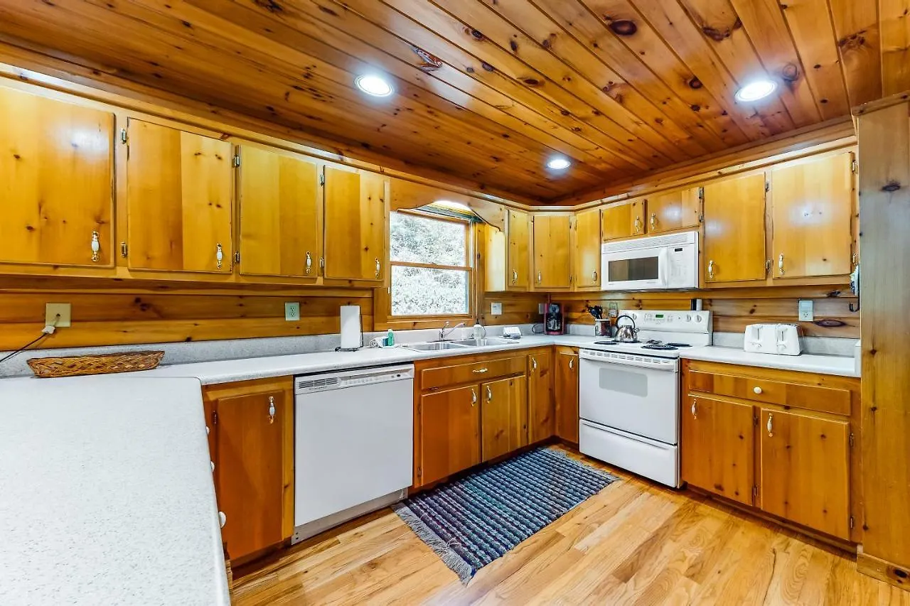 Lucilles Creekside Hideaway Holiday home *
