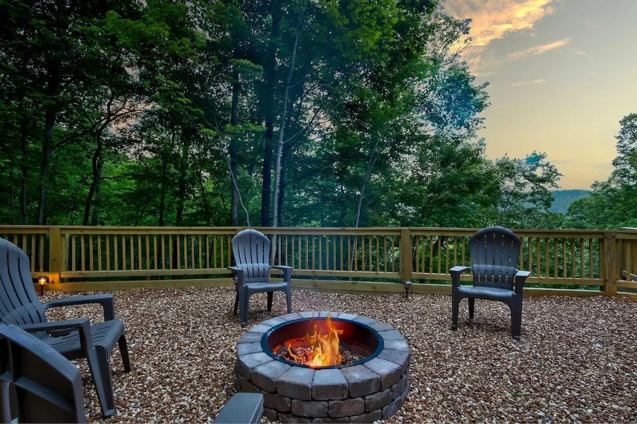 Holiday home Luxe Chasing Dreams With Hot Tub