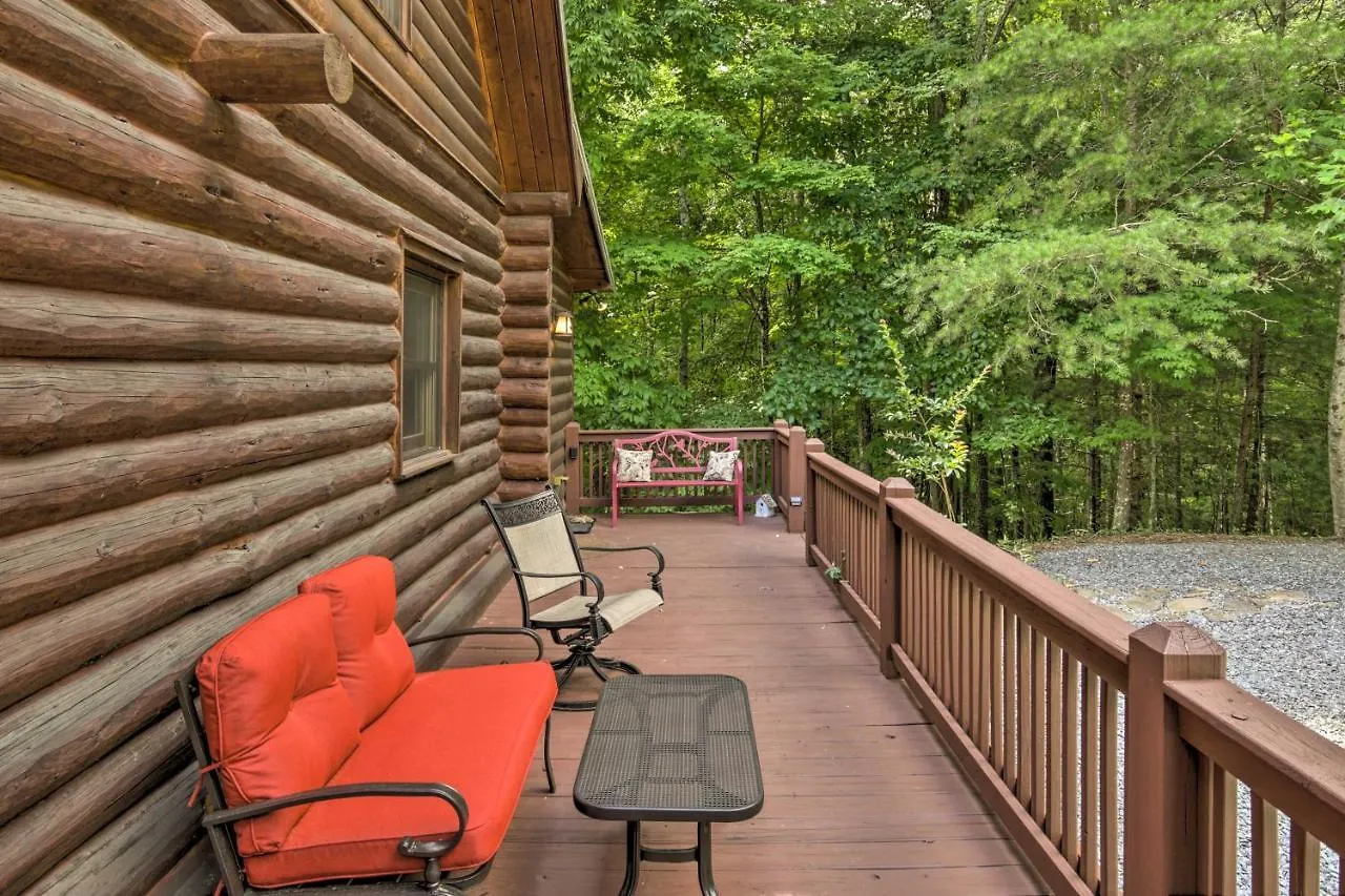 Log With Hot Tub And Game Room! *