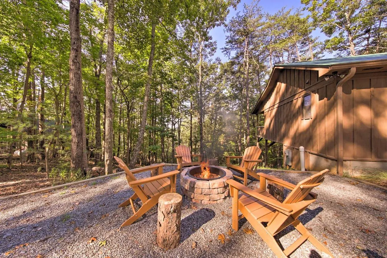 Hideaway With Fire Pit And Mtn Views!
