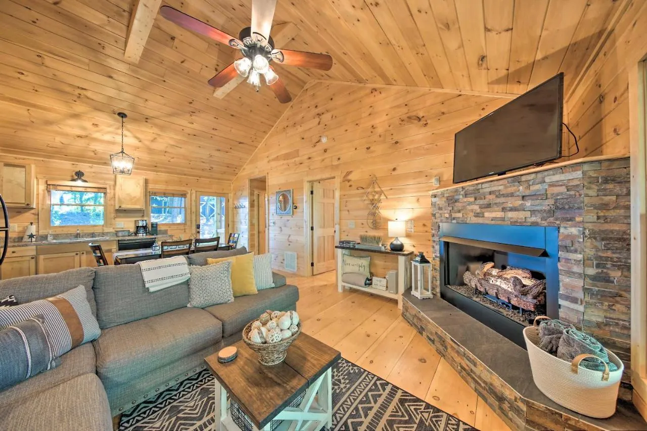 Hideaway With Fire Pit And Mtn Views! Holiday home *