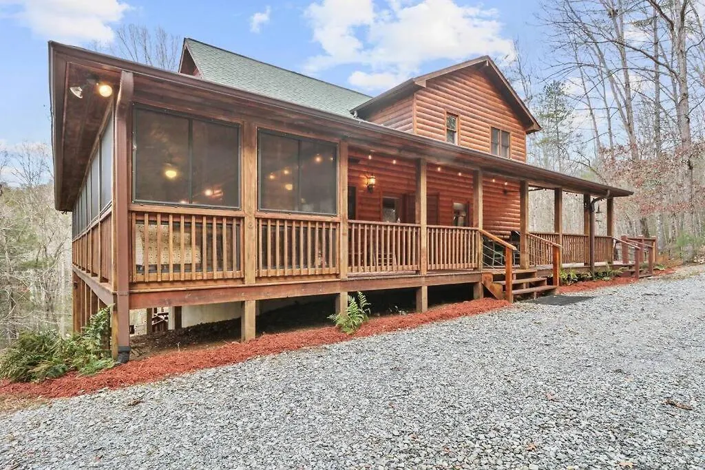 Relaxing Near Bear Claw Vineyard, Hot Tub, Game Room, Pet Friendly, Sleeps10 Chalet Blue Ridge