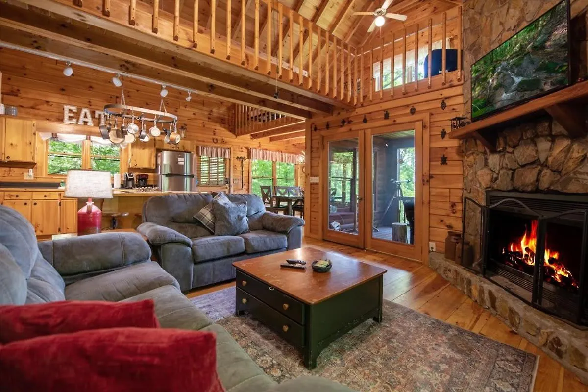 Charming Mountain Cabin With Hot Tub, Pet Friendly Blue Ridge