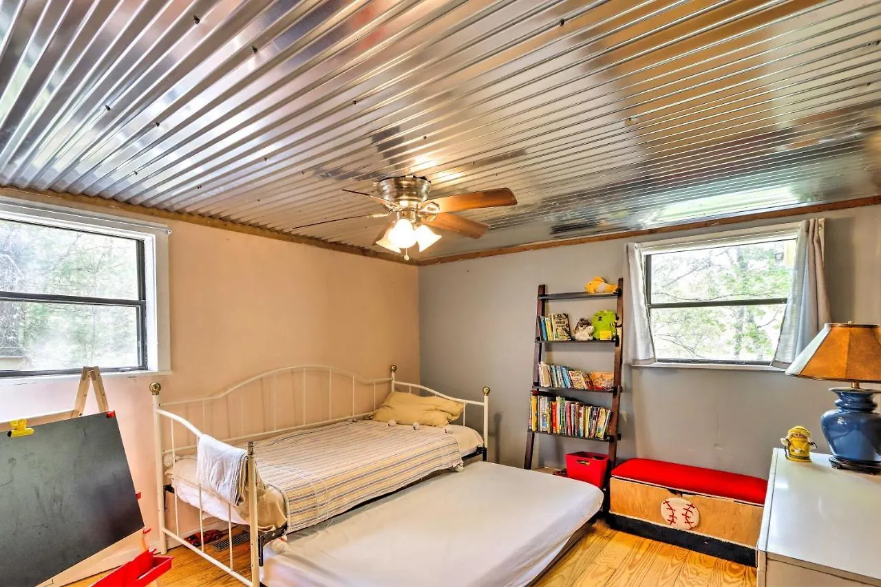 Charming With Deck In Blue Ridge!