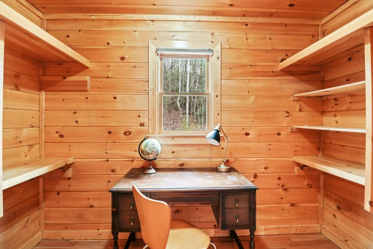 Relaxing Near Bear Claw Vineyard, Hot Tub, Game Room, Pet Friendly, Sleeps10 Blue Ridge