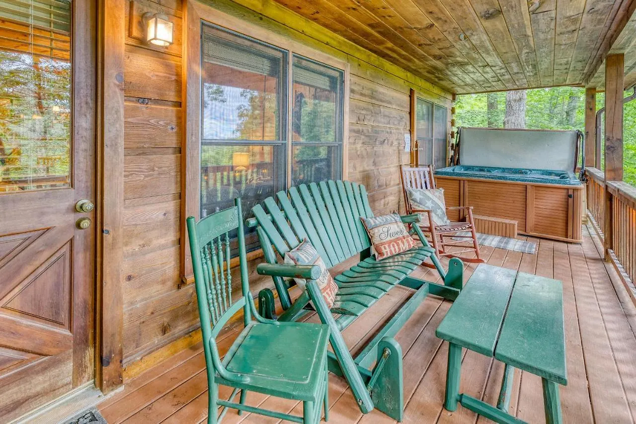 Holiday home Secluded Sunrise Ridge: Mountain View Retreat With Hot Tub *
