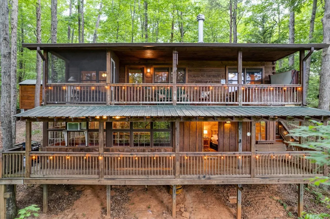 Secluded Sunrise Ridge-10 Min From Blue Ridge, King Beds, Hot Tub, 2 Porches, Fireplace Wood Burning, Mountain View, Cozy