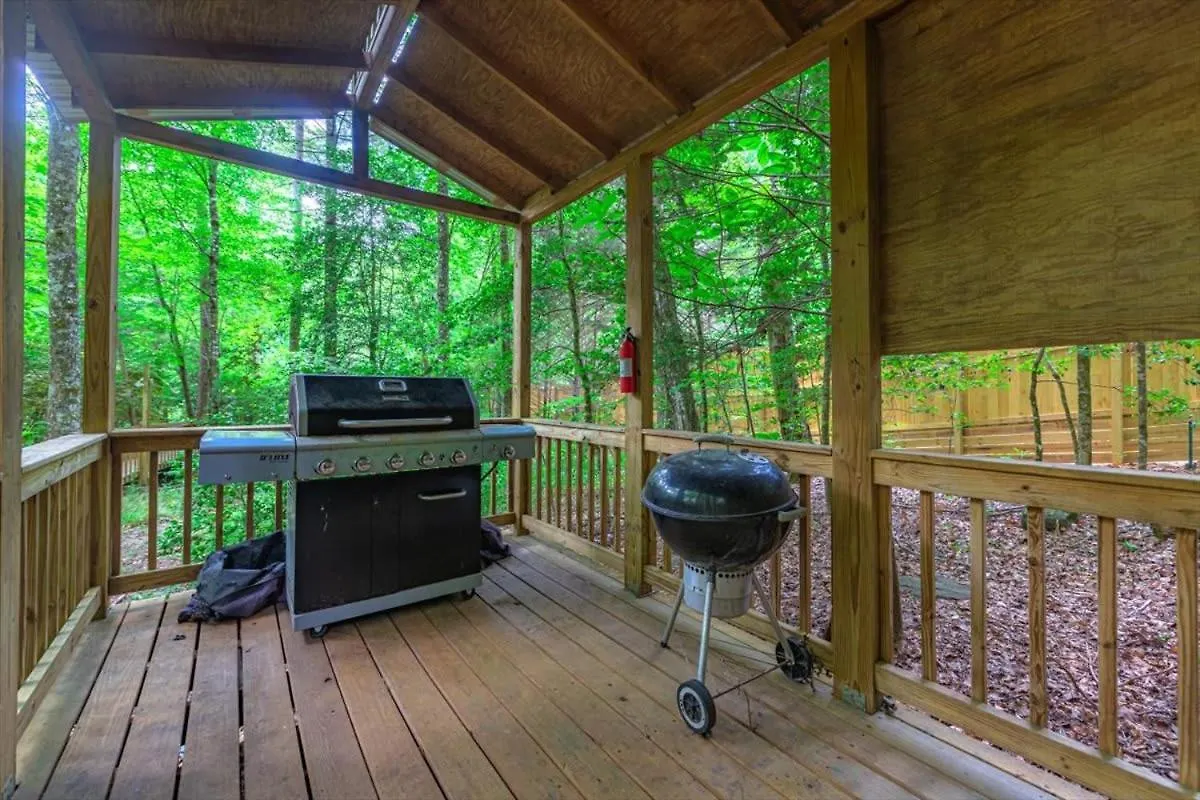 Waterfront Mountain Cabin With Hot Tub Holiday home *