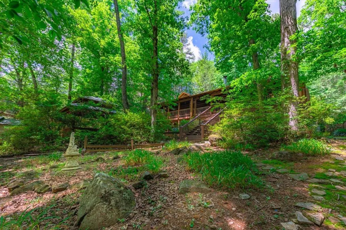 Waterfront Mountain Cabin With Hot Tub Holiday home