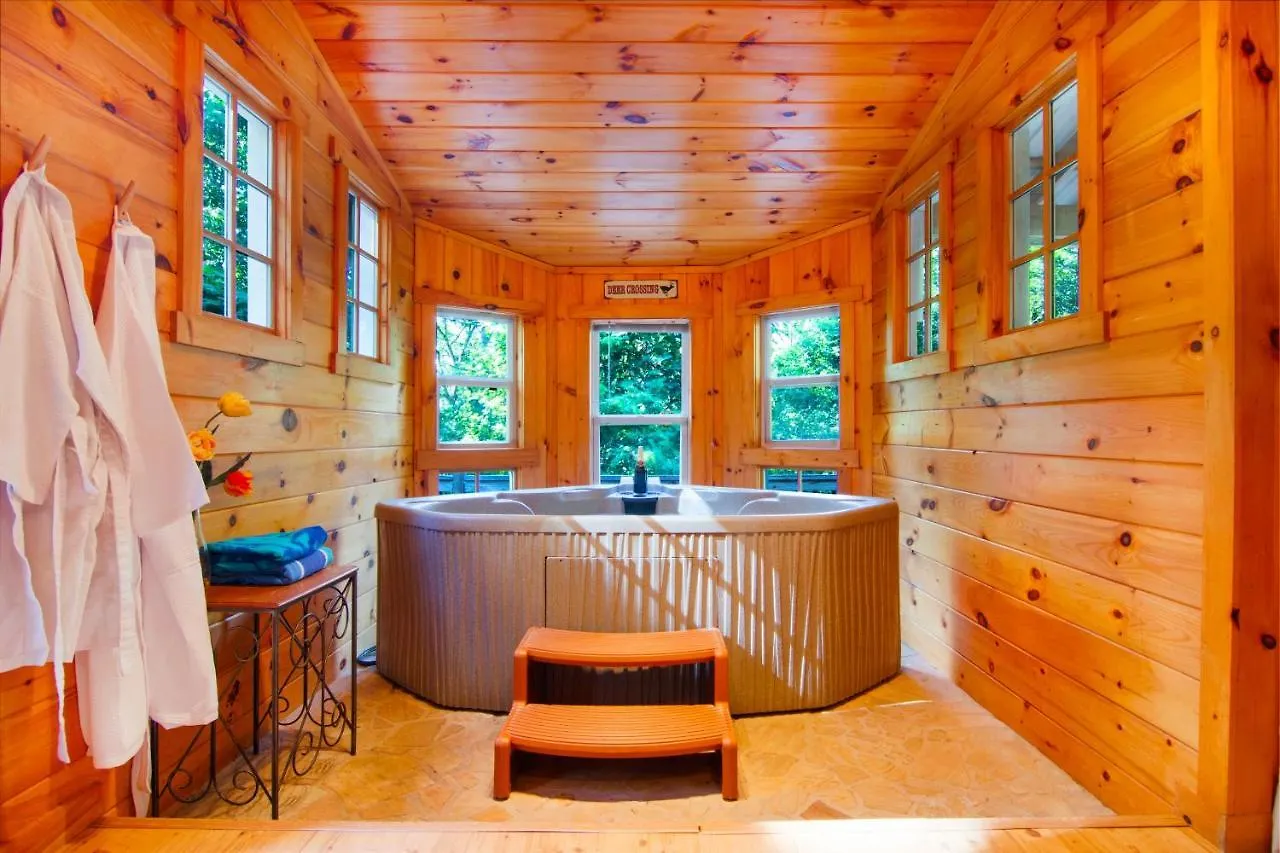 Holiday home Cozy Retreat - Hot Tub, Fireplace & Fire Pit *