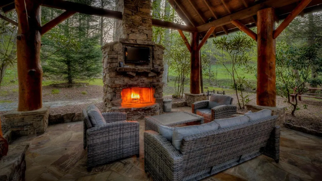 Whisper Creek Holiday home