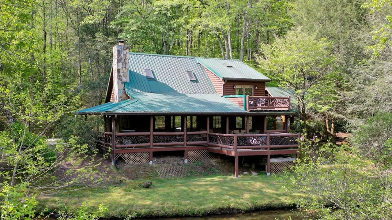 Whisper Creek Holiday home *