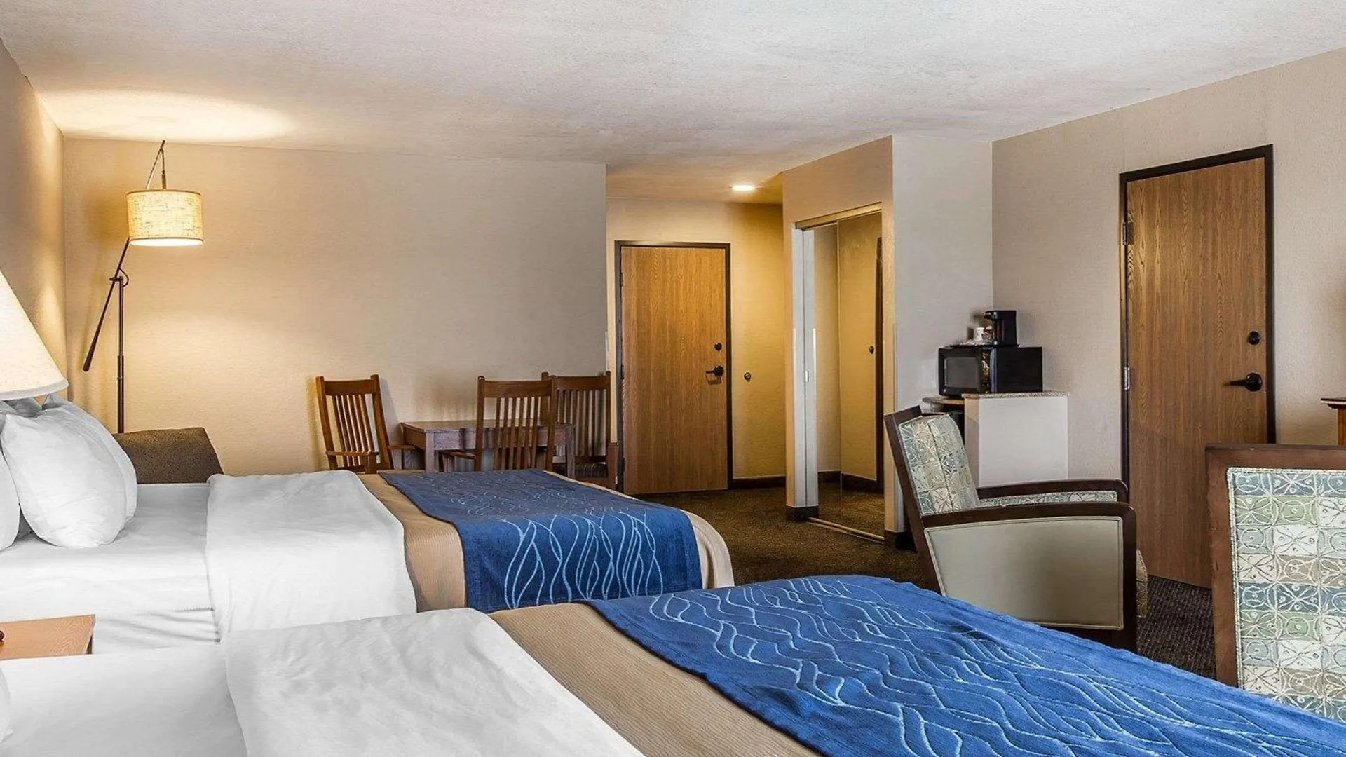 Hotel Comfort & 3*