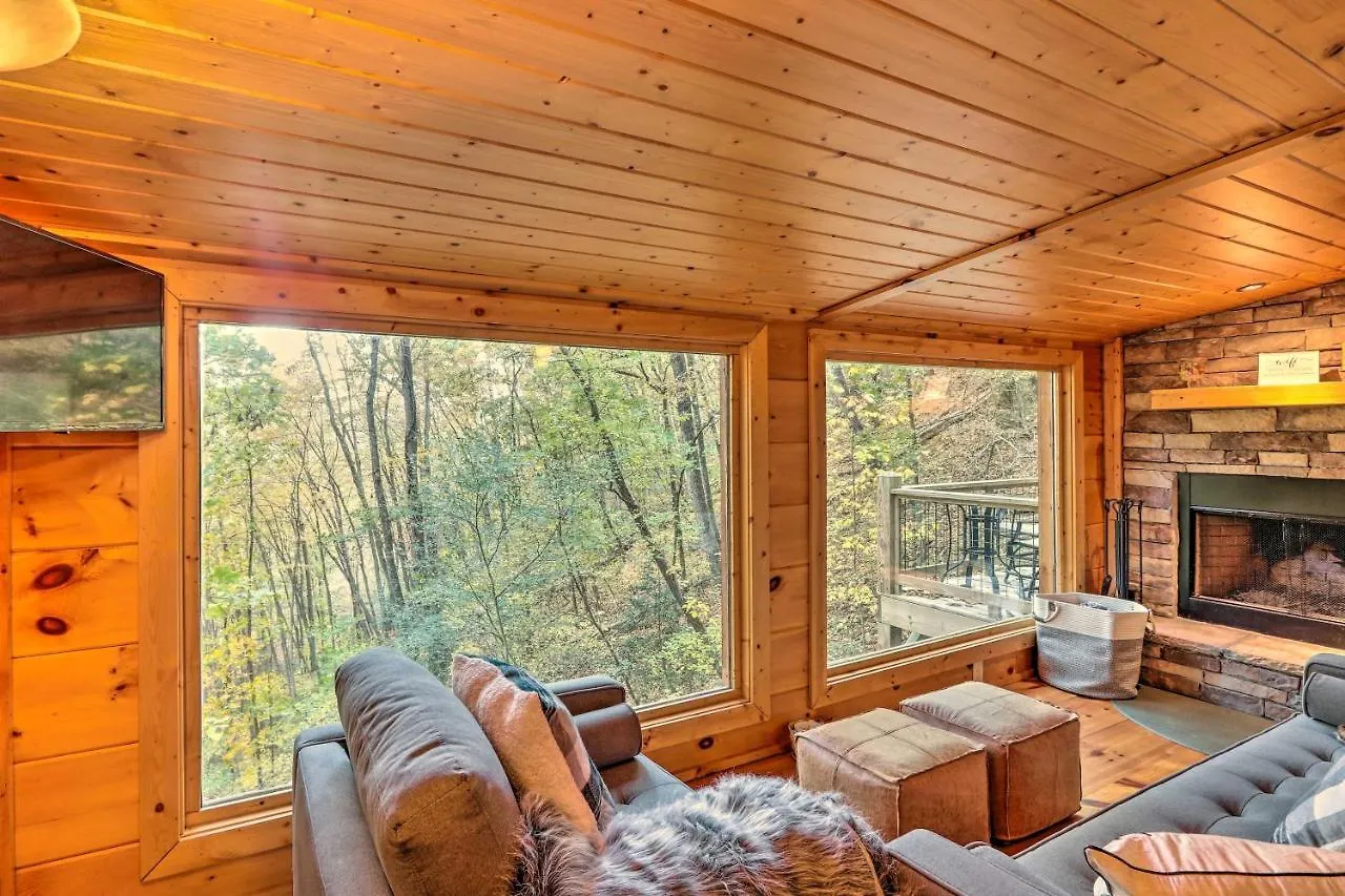 Charming With Deck And Grill! Holiday home