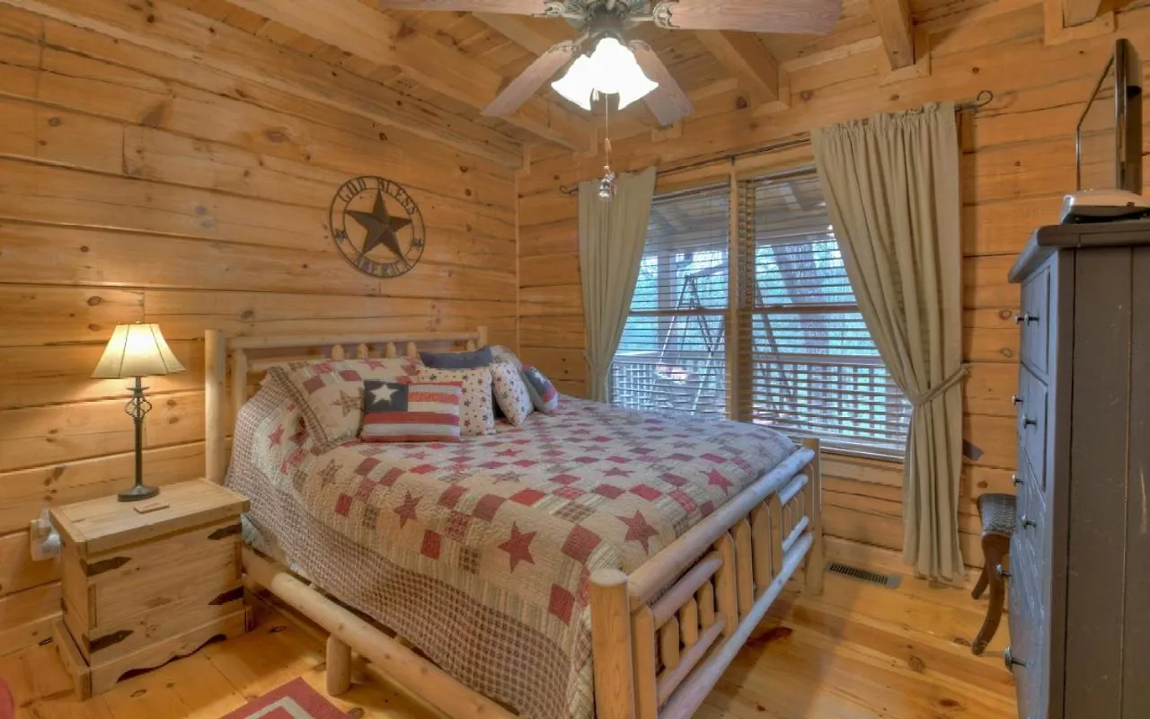 Golden Eagle Ga - Hot Tub, Firepit & Fast Wifi