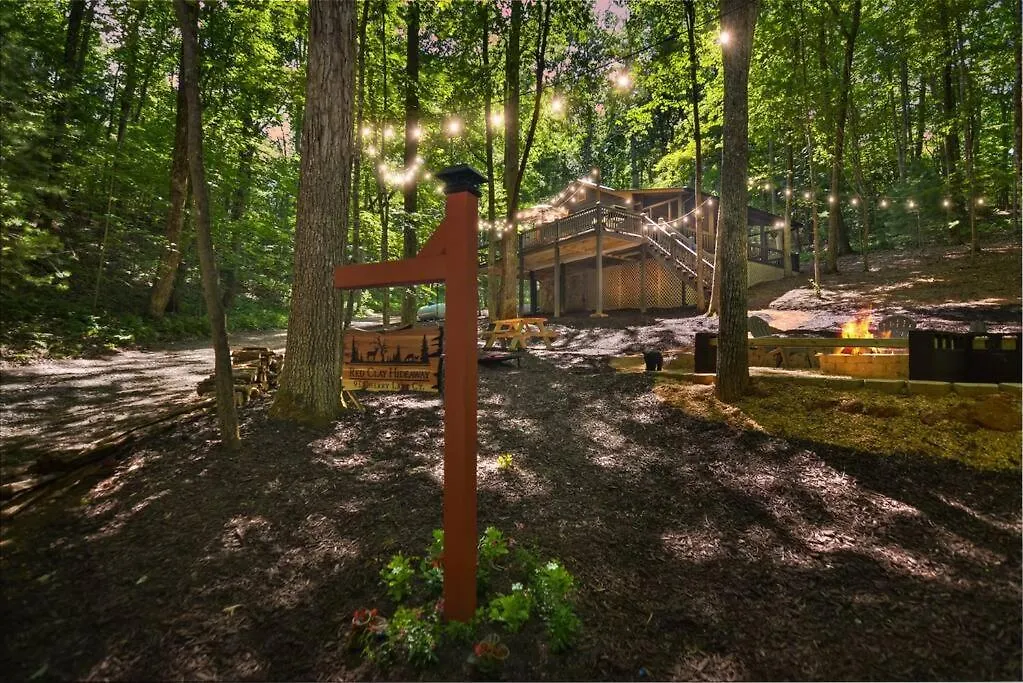 Peaceful Nature Getaway- With Hot Tub & Fire Pit *