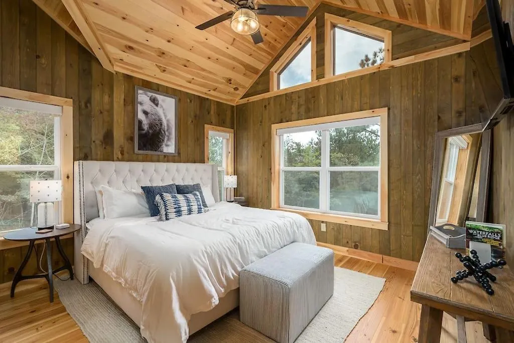 The Llaguna - New Cabin, Sleeps 10, Fire Pit, Hot Tub, In , Ga * Blue Ridge
