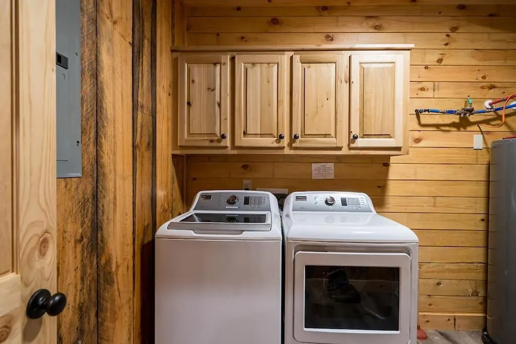 The Llaguna - New Cabin, Sleeps 10, Fire Pit, Hot Tub, In , Ga Holiday home Blue Ridge