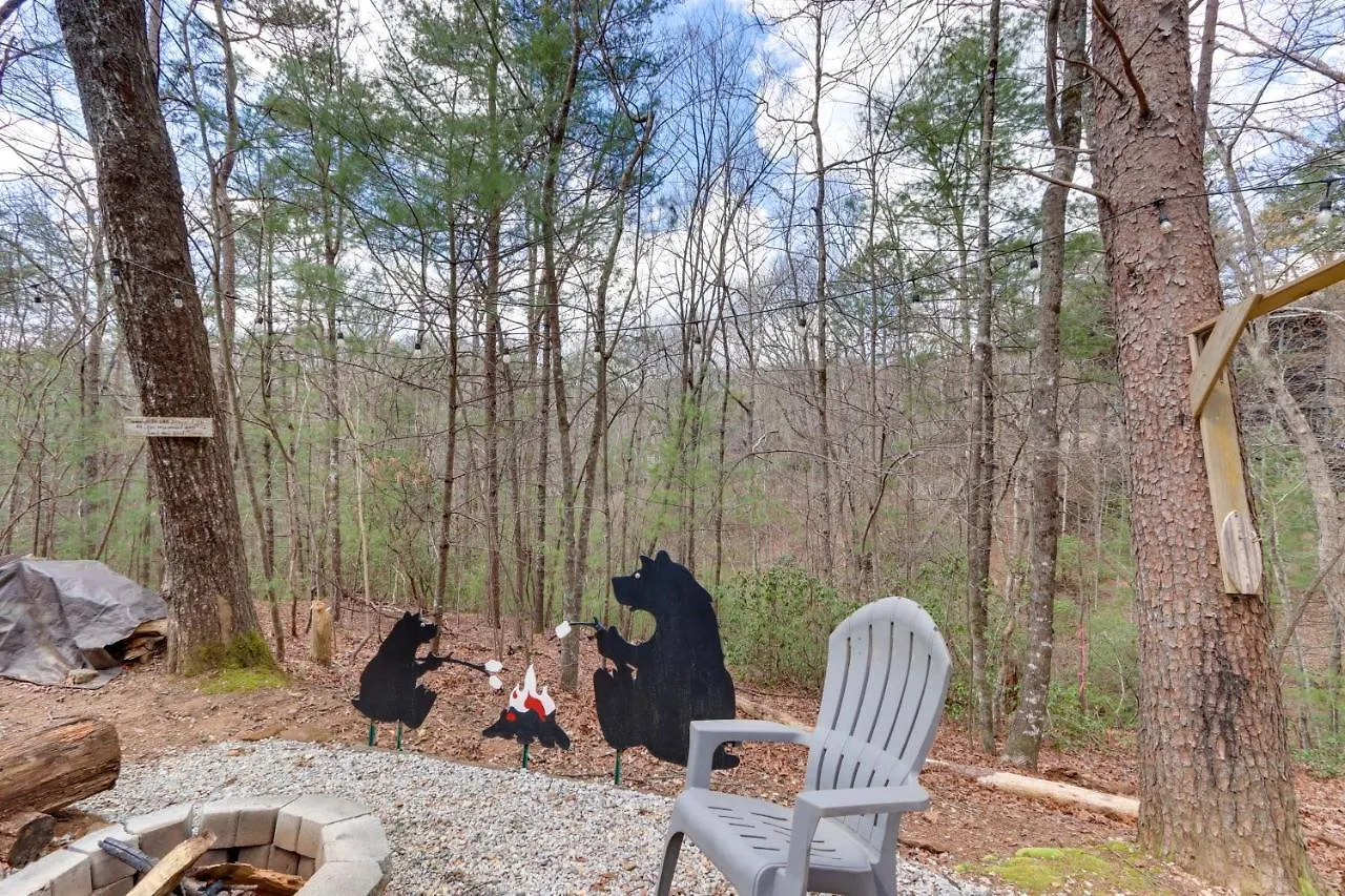 Cozy In The Woods With Hot Tub!