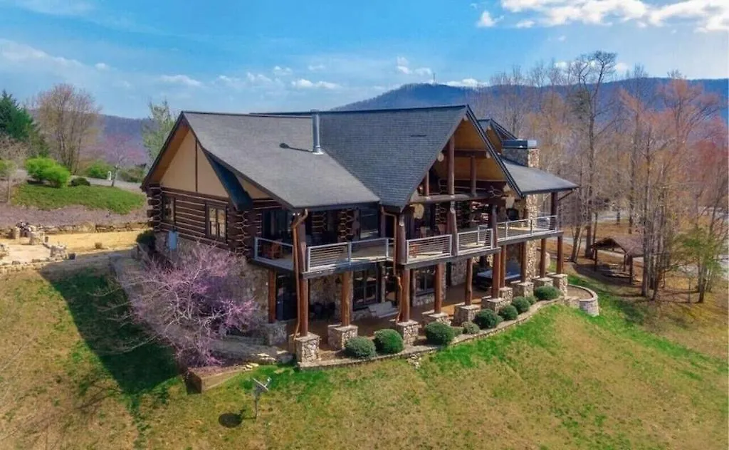 Holiday home 5500 Sf 6 King 2 Queen Beds Heated Pool Game Mountain Views