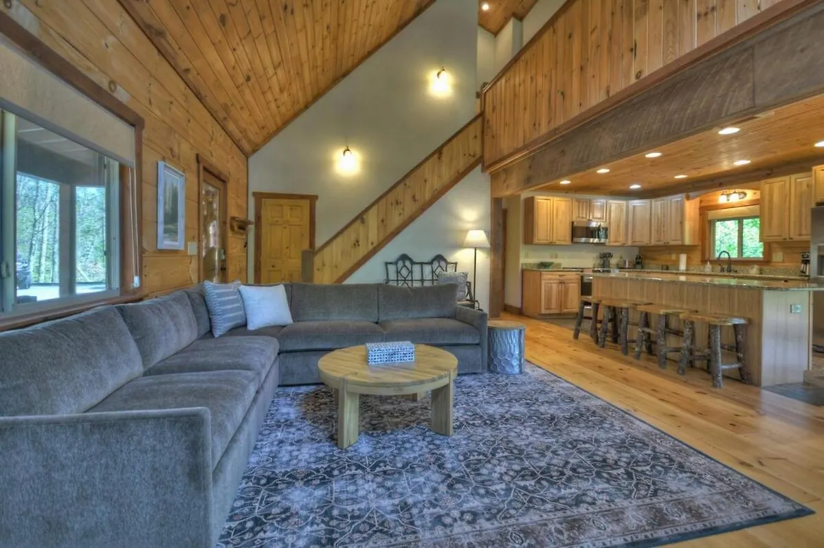 Black Bear Bell Cabin With Privacy & Paved Roads Blue Ridge