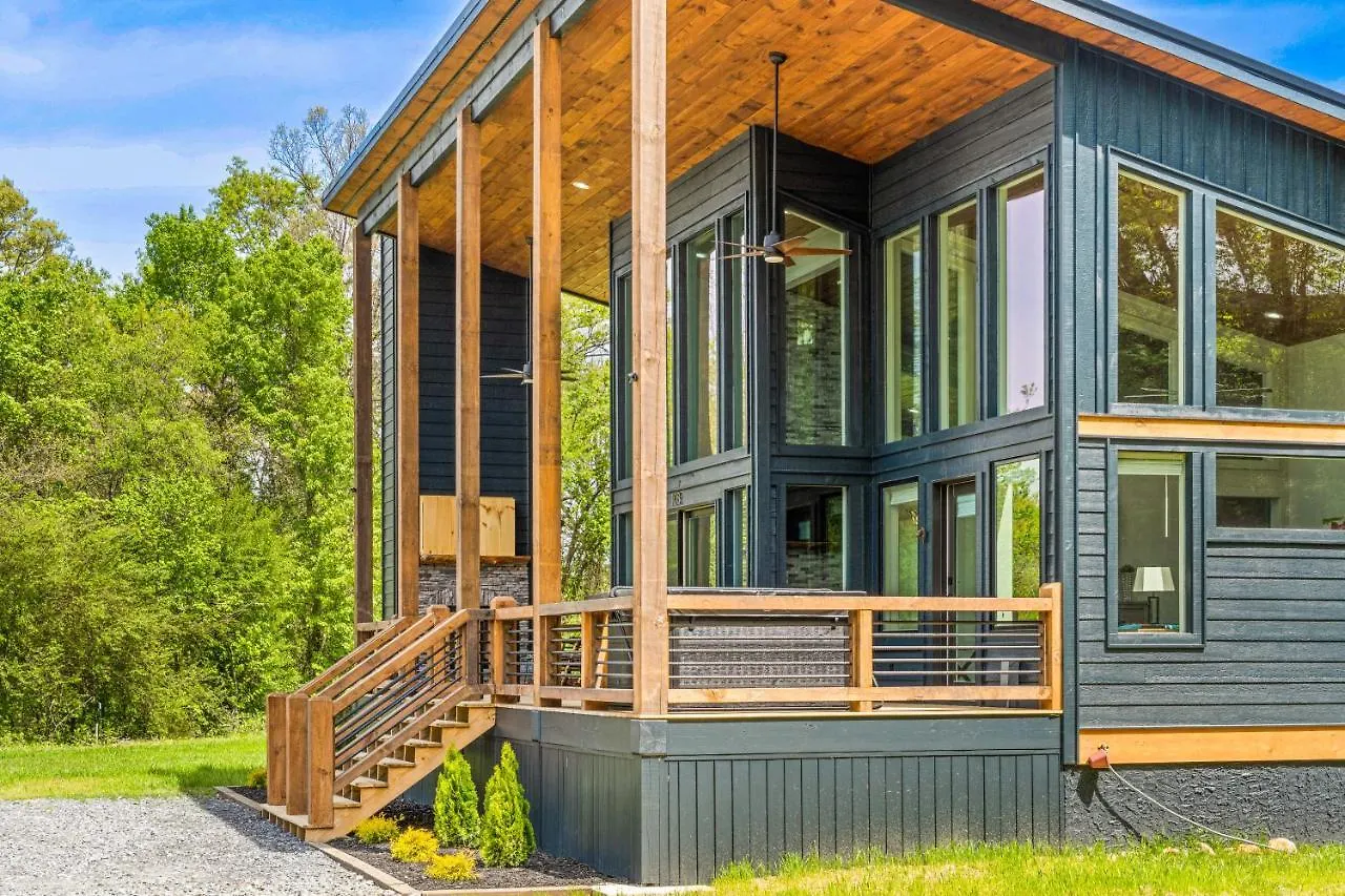 Modern Mountain Retreat