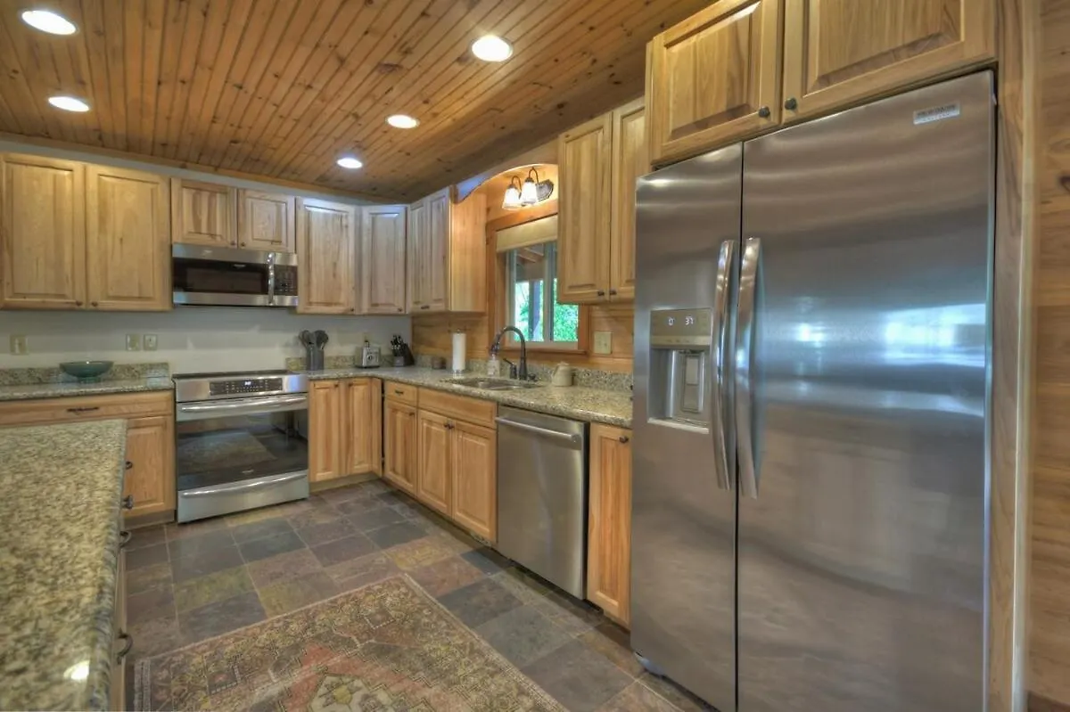 Black Bear Bell Cabin With Privacy & Paved Roads Tatil Evi *