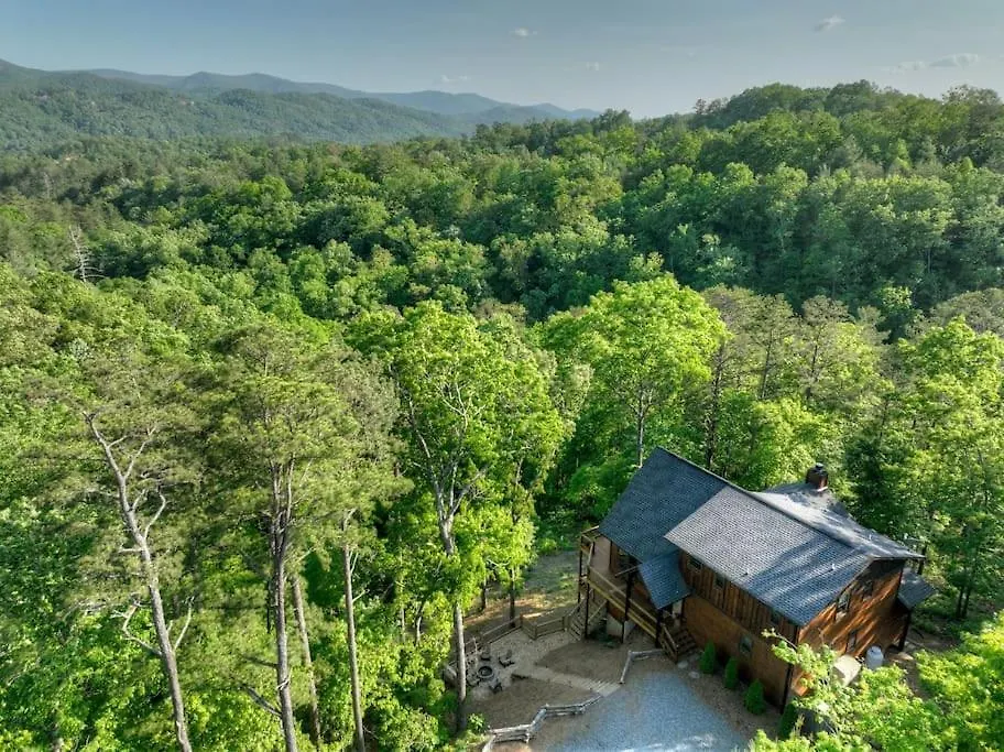 Seven's Heaven W Stunning 5 Star View & Hot Tub *