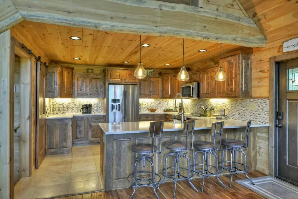 Seven's Heaven W Stunning 5 Star View & Hot Tub Holiday home *
