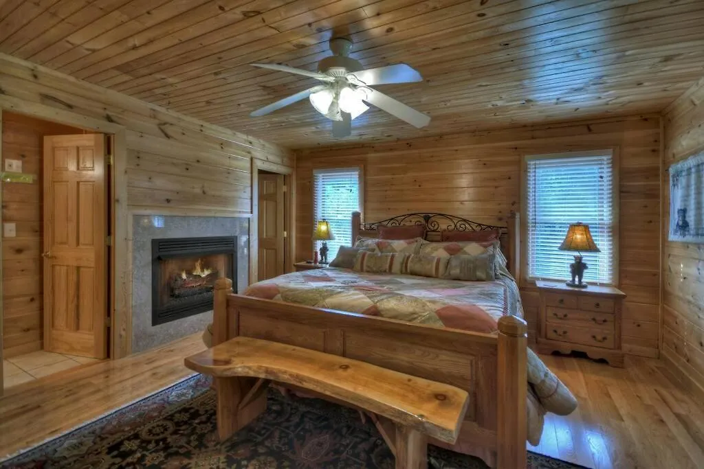 Family Friendly On A Creek With Large Yard