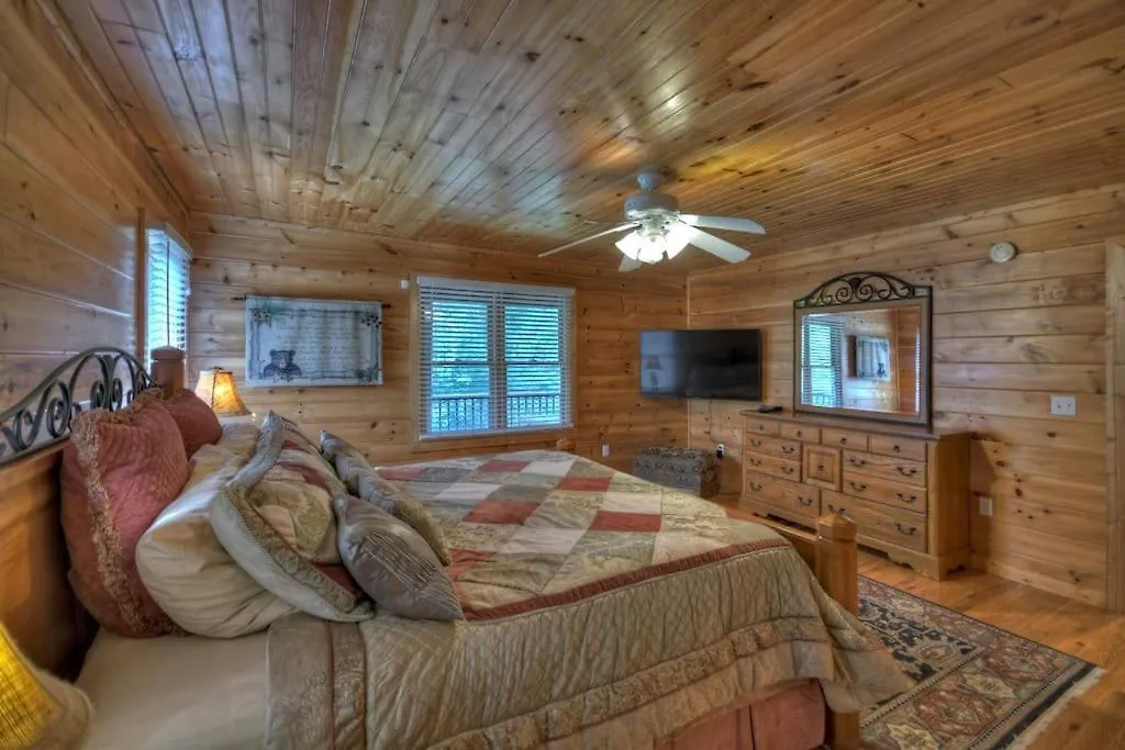 Family Friendly On A Creek With Large Yard *
