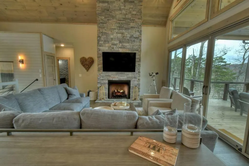 4 Dancing Bears- Mtn Views Hot Tub Custom Design *